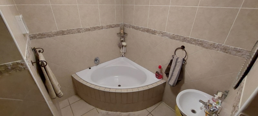 2 Bedroom Property for Sale in Ferreira Town Eastern Cape